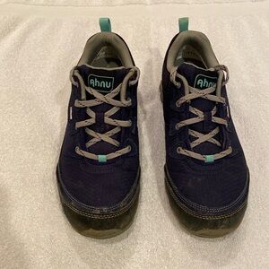 Ahnu waterproof hiking shoes low-top women’s size 7.5